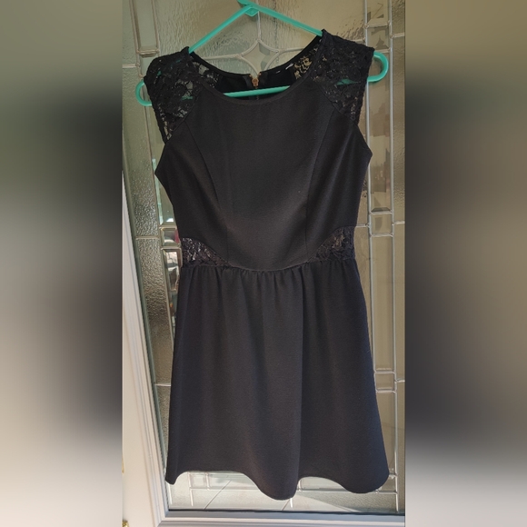 Dresses & Skirts - Black Dress with Lace Detail Juniors Size 3